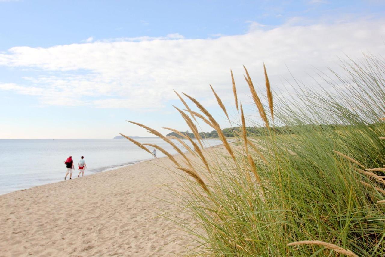 Strandnah Mit Balkon, Gratis Nutzung Vom Ahoi Erlebnisbad Und Sauna In Sellin - Strandhaus Moenchgut Fewo21 Lobbe Exteriér fotografie